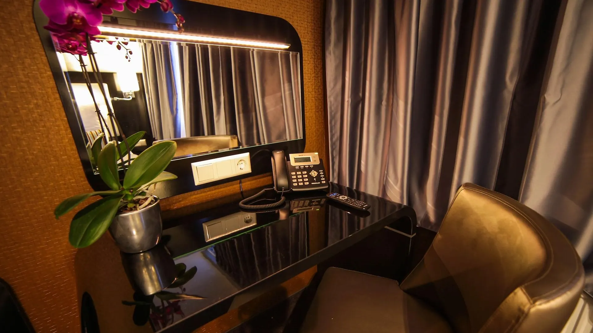 Hotel Mansion Άμστερνταμ 3*,